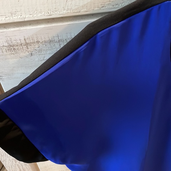 Blue and Black Top - Picture 3 of 5